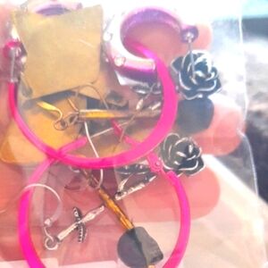 Lot Of 5 Pairs Of Earrinbng